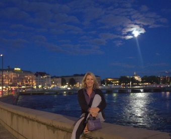 Lisa Stockholm at night full moon